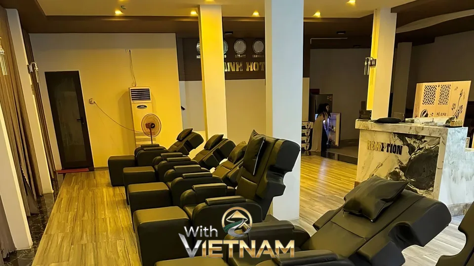 풋 마사지를 위한 의자들이 있는 공간