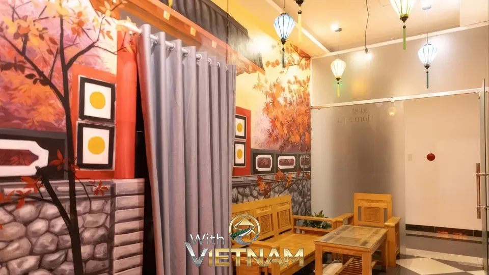 벽화가 그려진 화월루의 로비