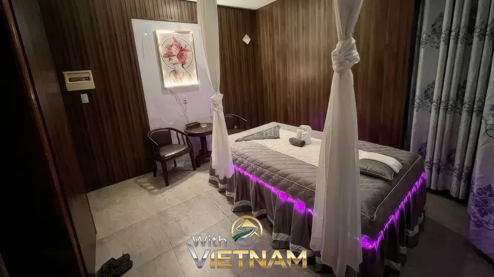 아늑한 분위기의 문 라이트 마사지실