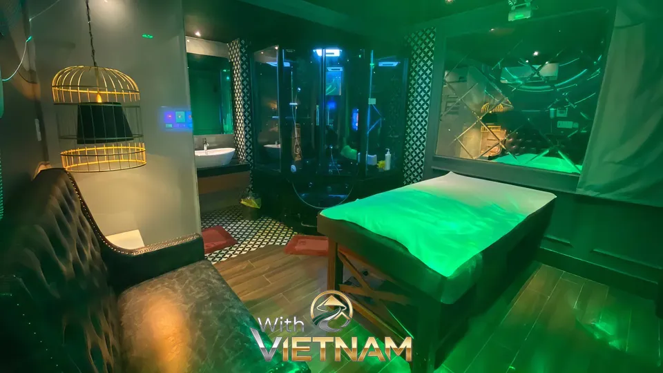 녹색 조명의 아늑한 마사지 공간