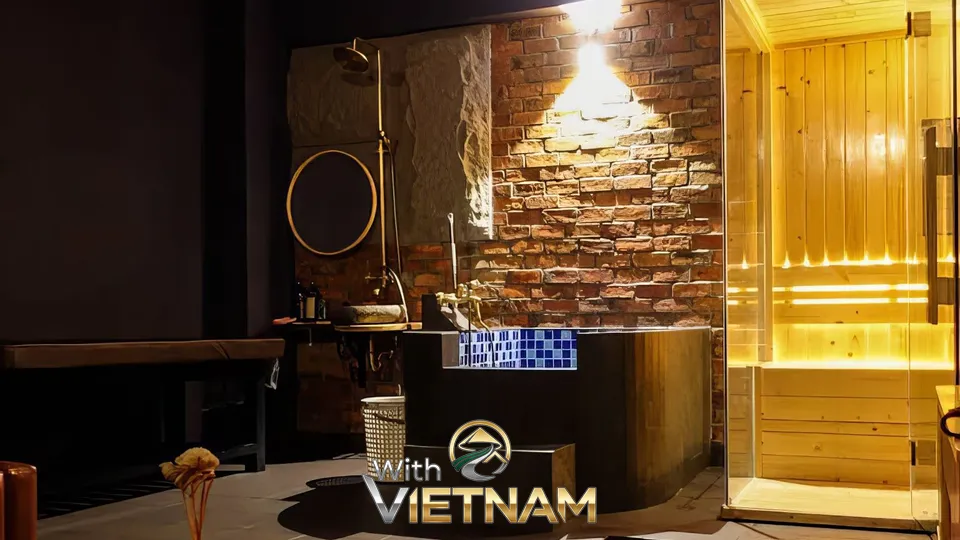 두리안 스파의 온수 욕조와 사우나 공간