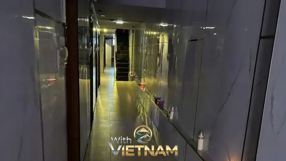 딸기 스파 마사지샵 복도