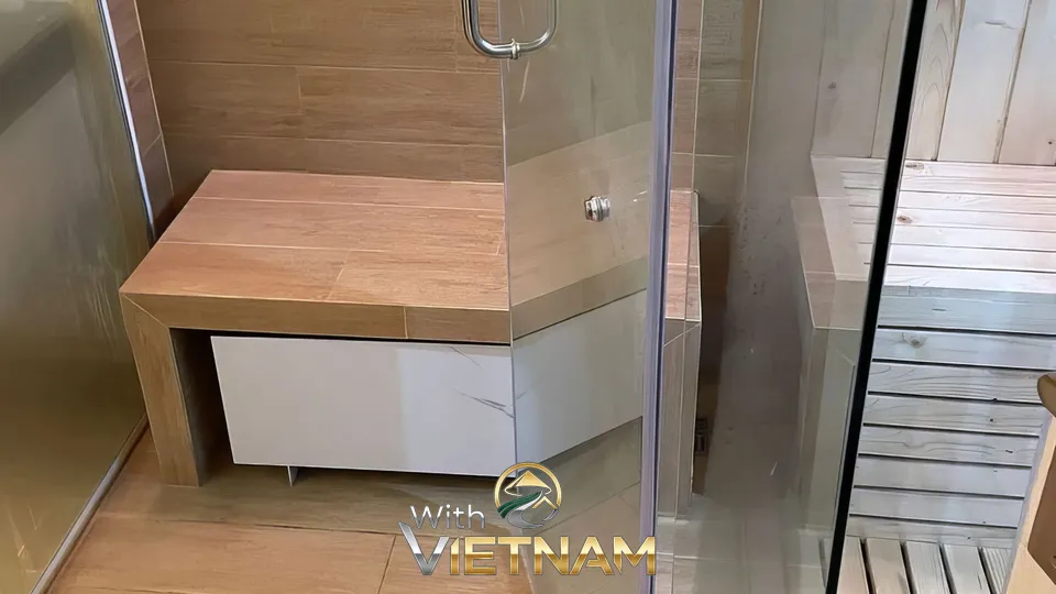 샤워실 안의 나무 벤치