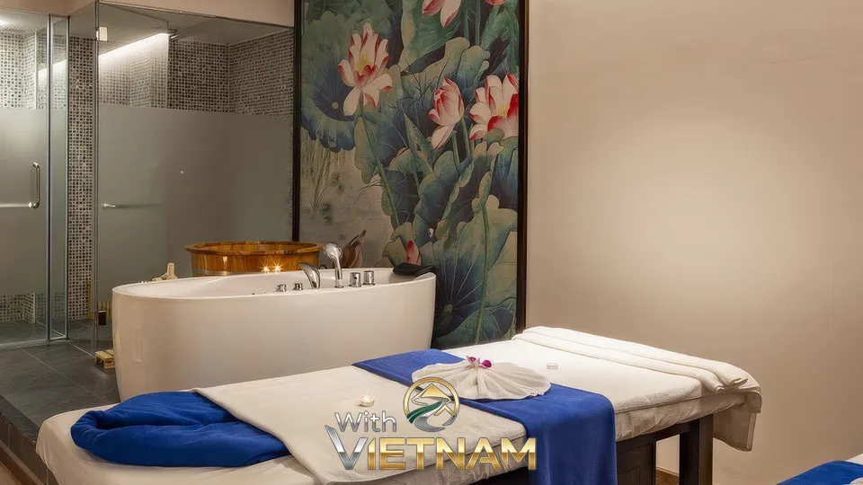 연꽃 그림이 걸린 황제 스파 룸 내부