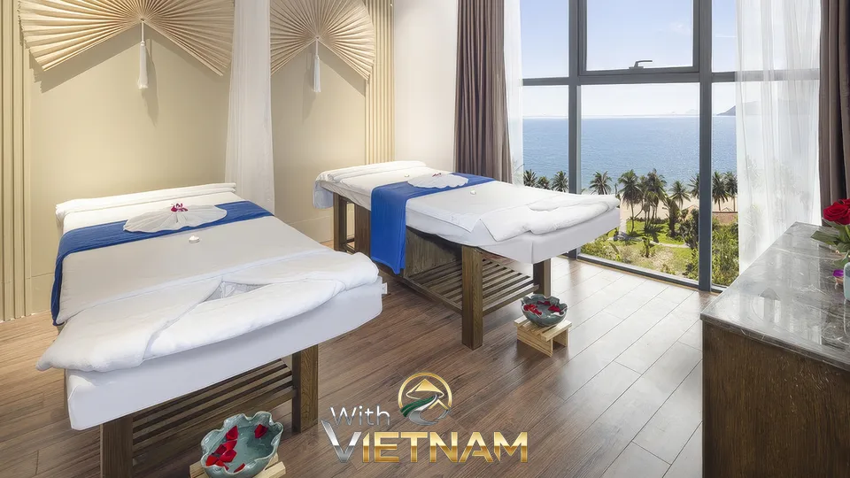 바다 전망을 감상할 수 있는 스파 룸