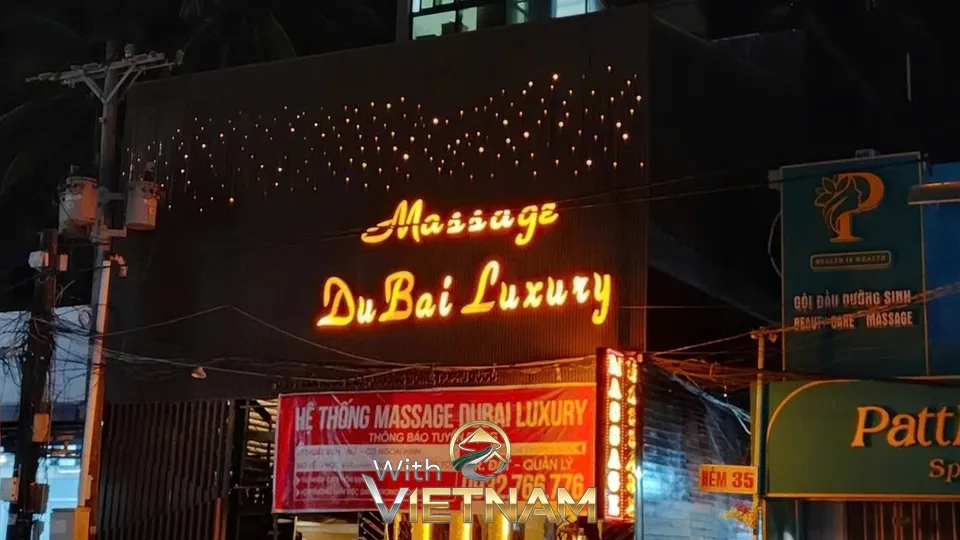 두바이 럭셔리 마사지 야간 외관