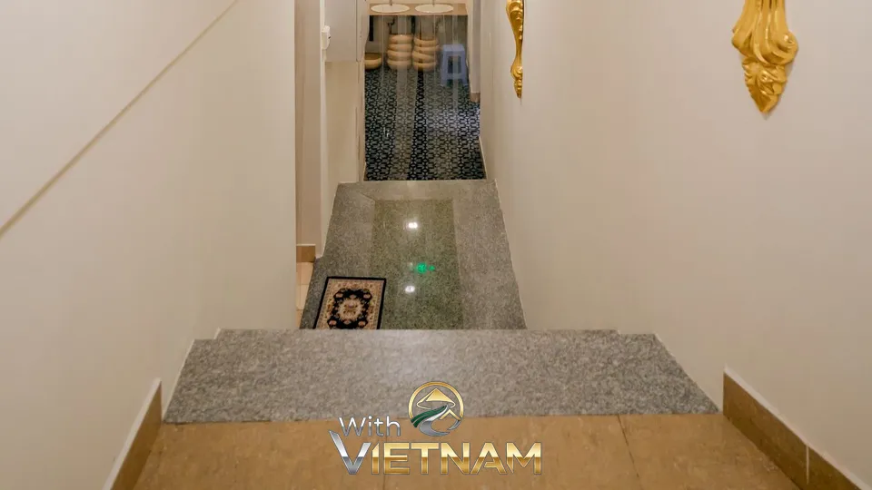 계단 아래로 내려가는 복도